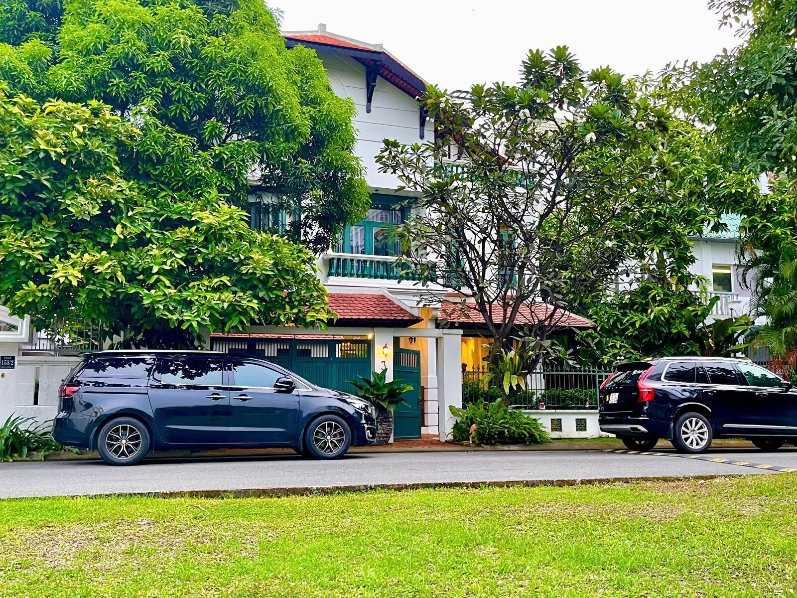Cho thuê villa khu Compound Nguyễn Văn Hưởng, Thảo Điền