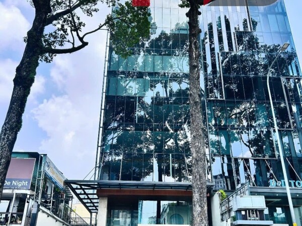 Cho thuê tòa nhà mới mặt tiền 464 Nguyễn Thị Minh Khai